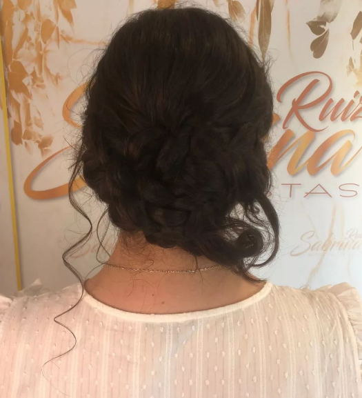 2022-08-22 18_12_08-Sabrina Ruiz Estilistas on Instagram_ “BODAS💍👩‍❤️‍💋‍👨 Todo va volviendo a la