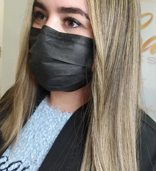 2022-08-22 18_17_28-Sabrina Ruiz Estilistas on Instagram_ “✨Baby lights✨ 🥰🥰🥰 #SabrinaRuizEstilist